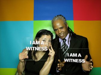 Hassan Hakmoun and Chikako Lwahori in the WITNESS photo booth